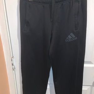 Medium men’s adidas team issue pants